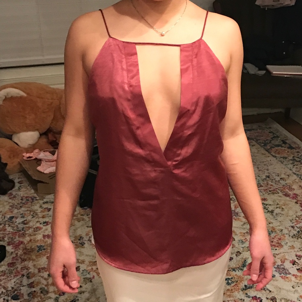 Red Silk top 🎉 🌺